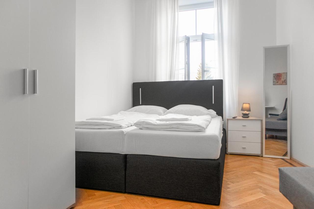 Superb 7Br Shared Apartment- Near Hauptbahnhof Wina Bagian luar foto