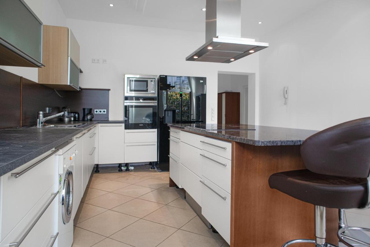 Superb 7Br Shared Apartment- Near Hauptbahnhof Wina Bagian luar foto