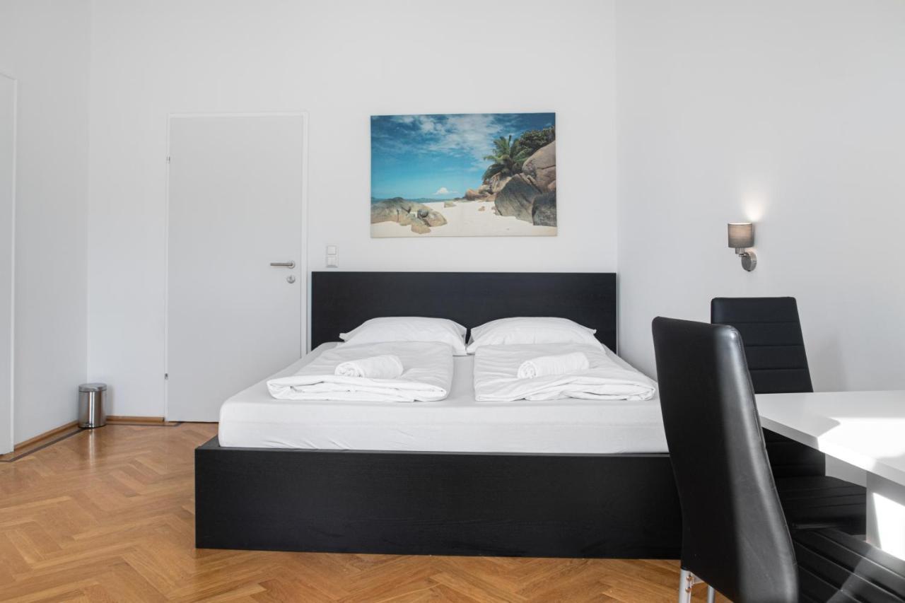 Superb 7Br Shared Apartment- Near Hauptbahnhof Wina Bagian luar foto