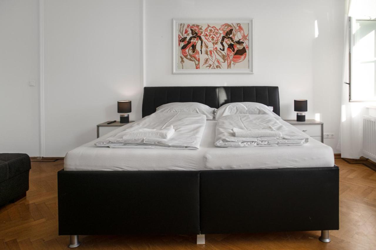Superb 7Br Shared Apartment- Near Hauptbahnhof Wina Bagian luar foto