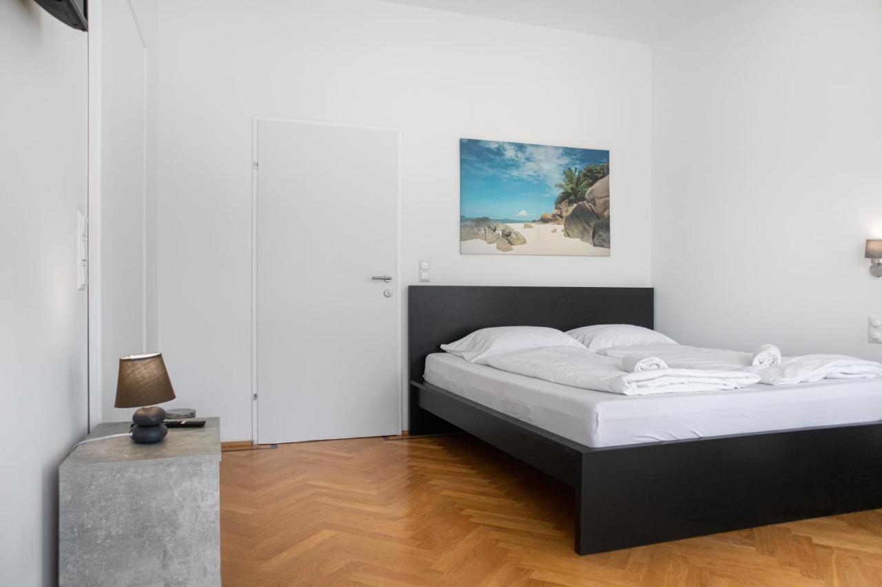 Superb 7Br Shared Apartment- Near Hauptbahnhof Wina Bagian luar foto