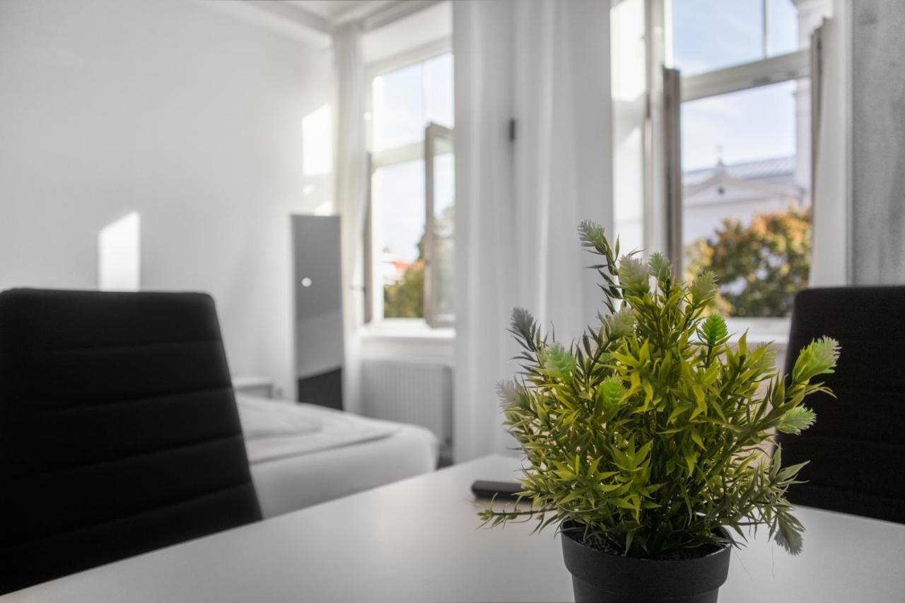 Superb 7Br Shared Apartment- Near Hauptbahnhof Wina Bagian luar foto