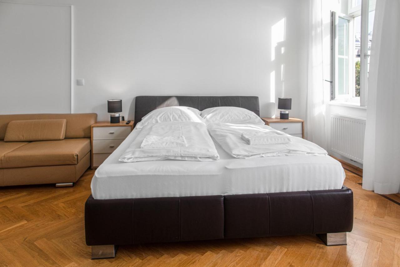Superb 7Br Shared Apartment- Near Hauptbahnhof Wina Bagian luar foto