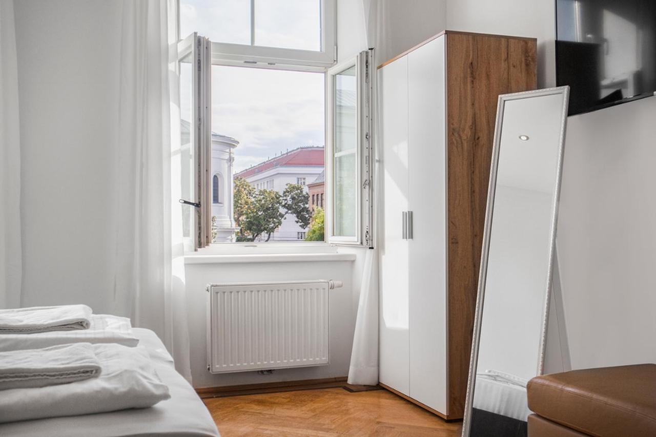 Superb 7Br Shared Apartment- Near Hauptbahnhof Wina Bagian luar foto