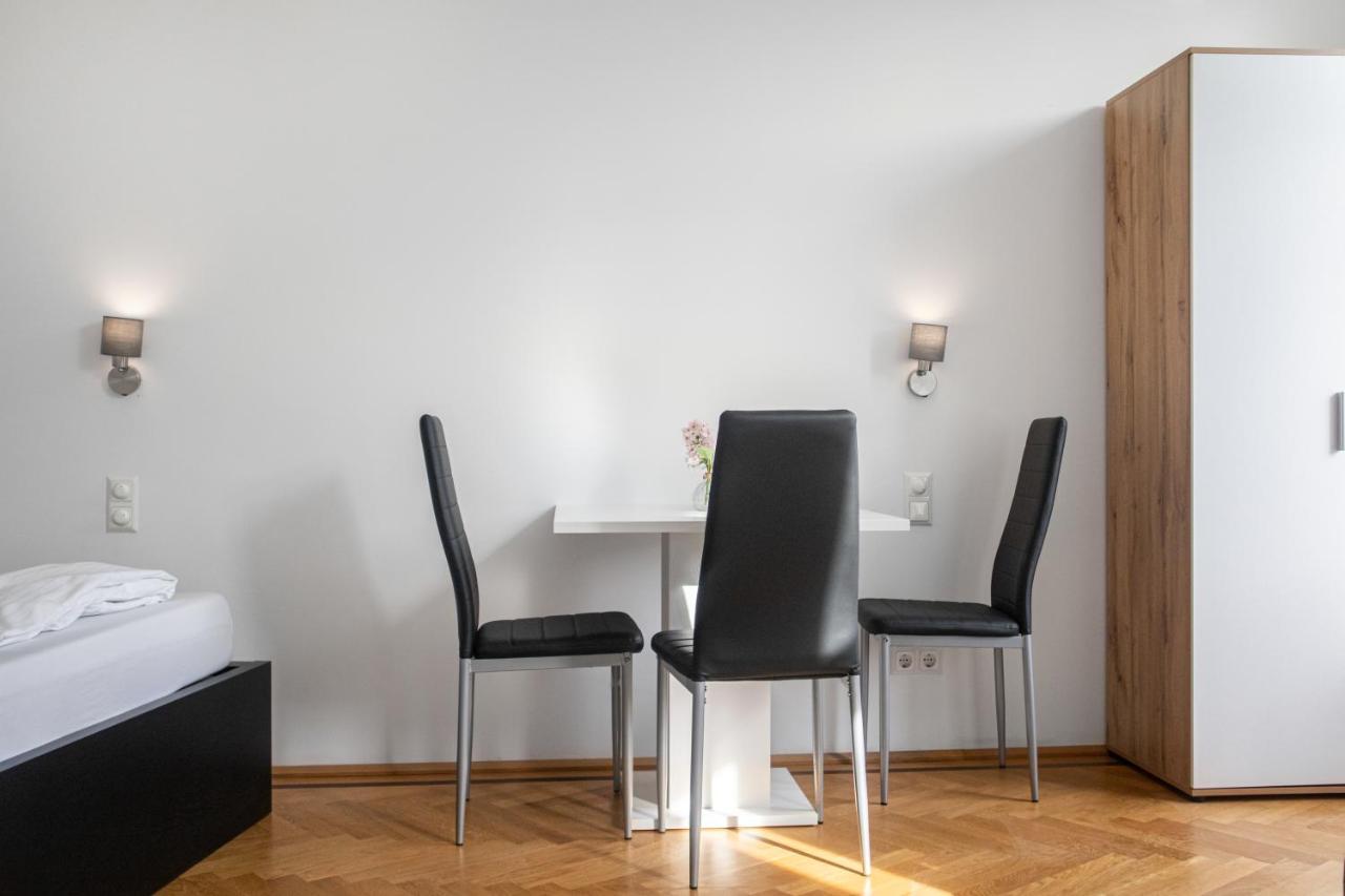 Superb 7Br Shared Apartment- Near Hauptbahnhof Wina Bagian luar foto