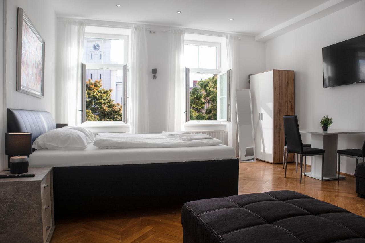 Superb 7Br Shared Apartment- Near Hauptbahnhof Wina Bagian luar foto