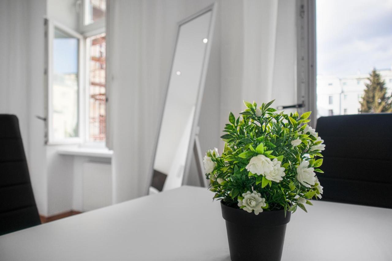 Superb 7Br Shared Apartment- Near Hauptbahnhof Wina Bagian luar foto