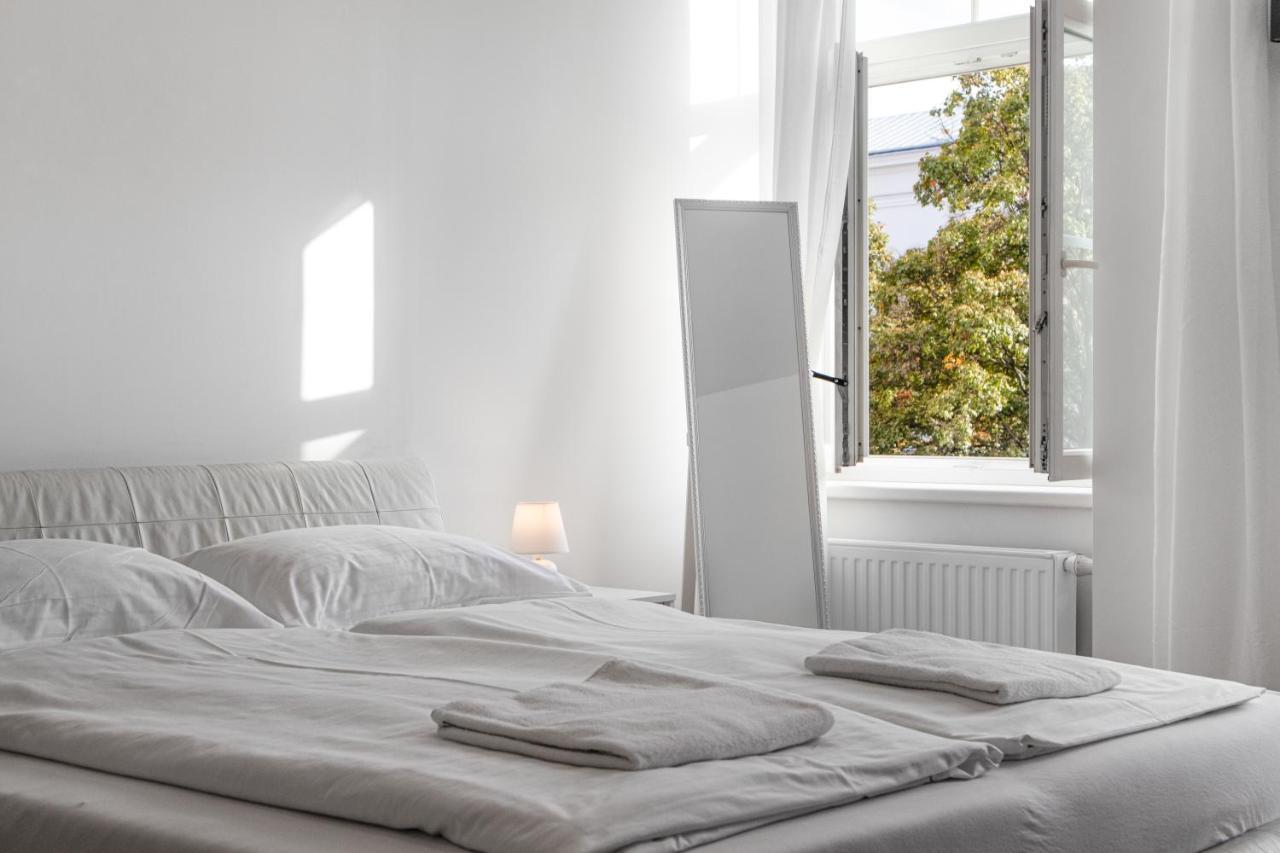 Superb 7Br Shared Apartment- Near Hauptbahnhof Wina Bagian luar foto