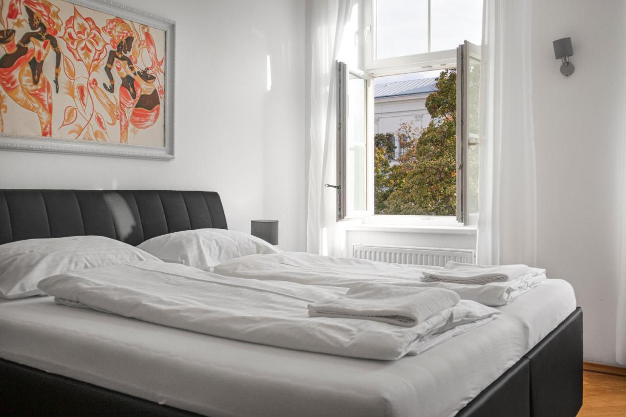 Superb 7Br Shared Apartment- Near Hauptbahnhof Wina Bagian luar foto