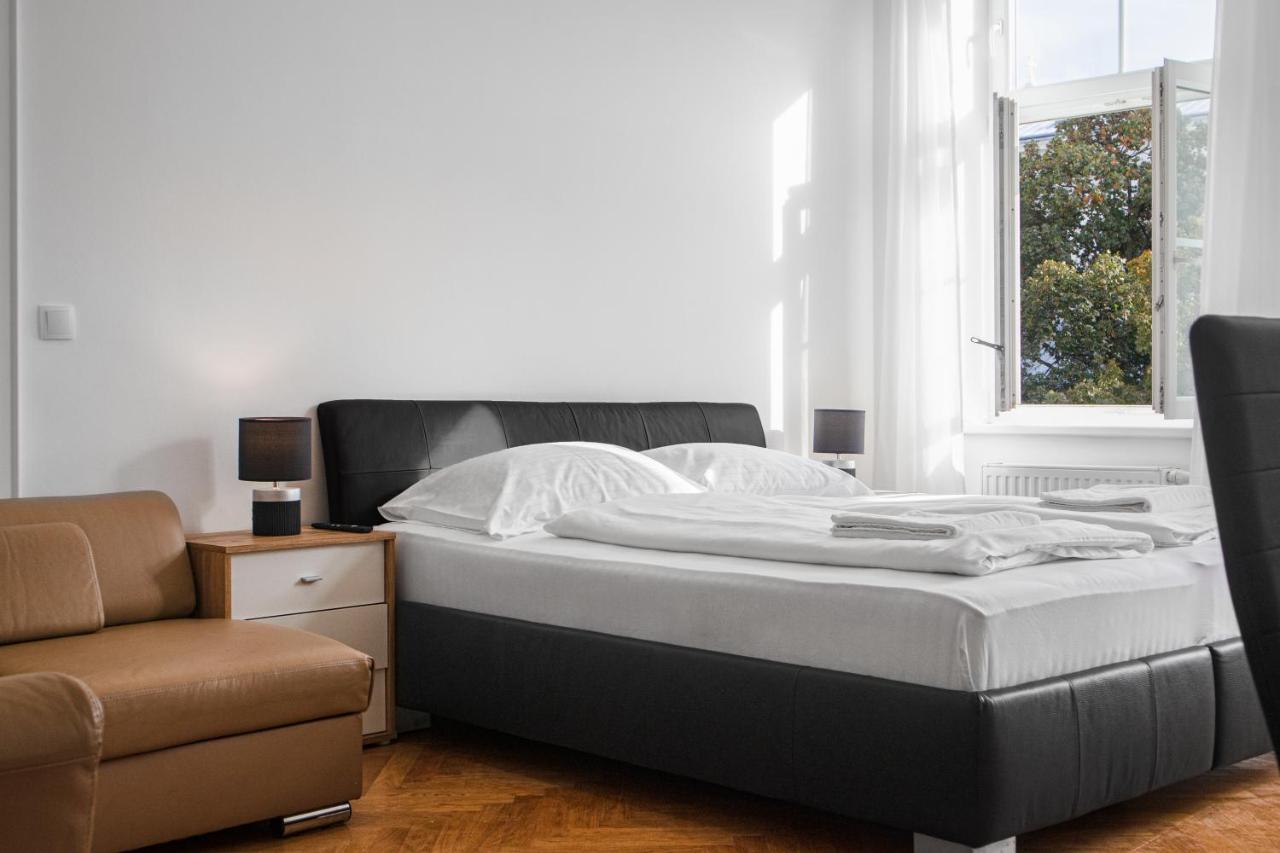 Superb 7Br Shared Apartment- Near Hauptbahnhof Wina Bagian luar foto