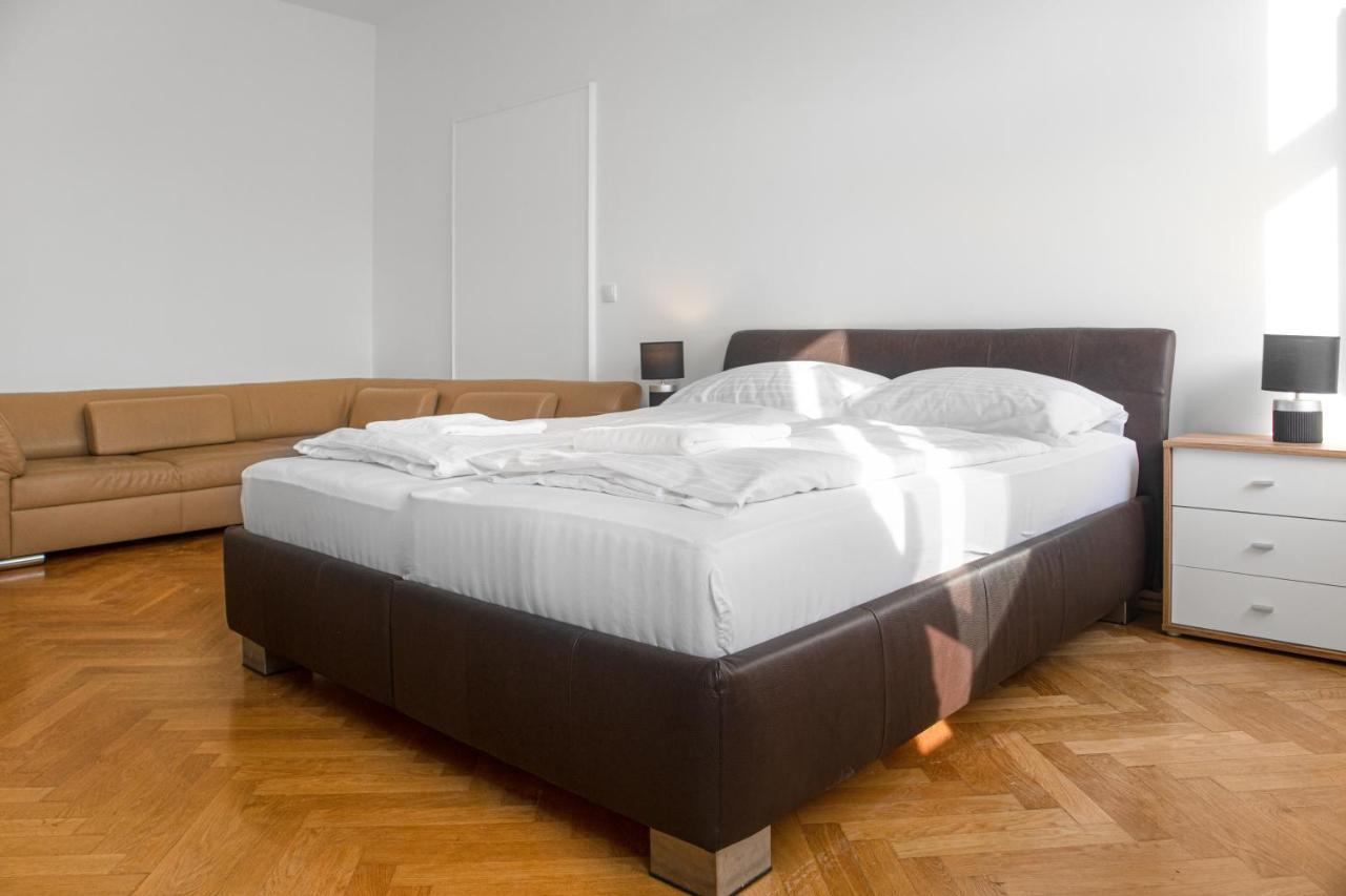 Superb 7Br Shared Apartment- Near Hauptbahnhof Wina Bagian luar foto