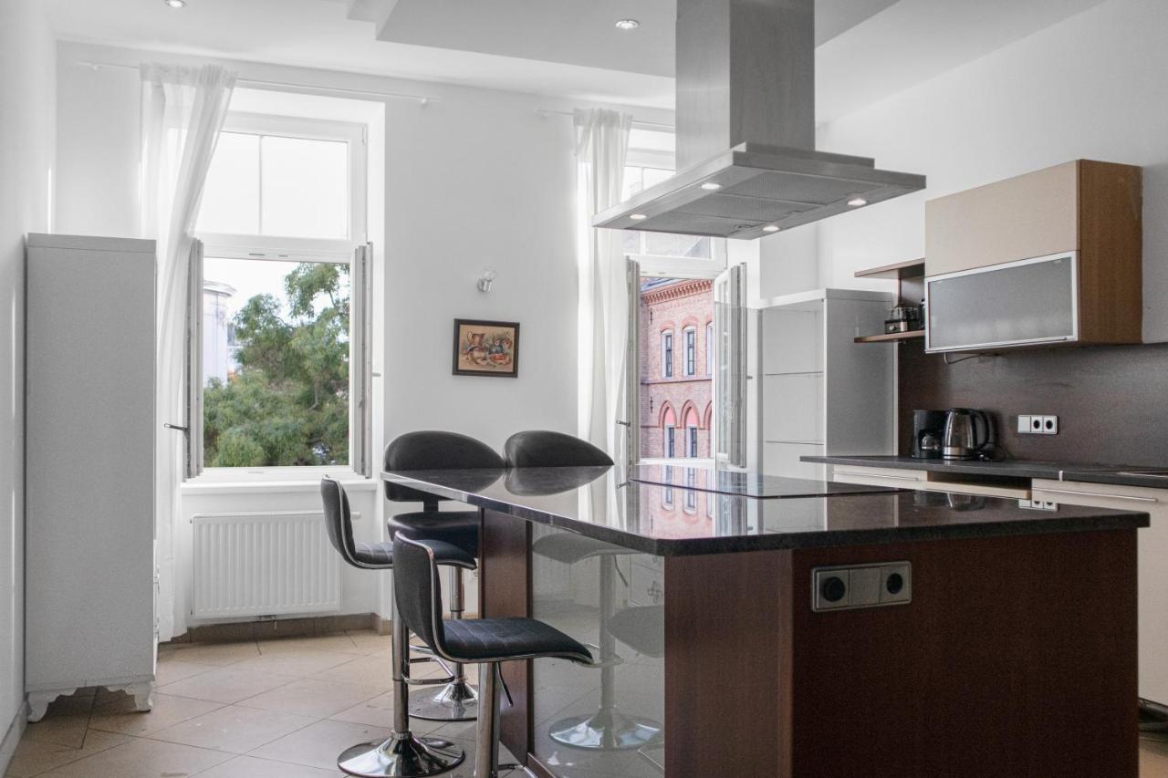 Superb 7Br Shared Apartment- Near Hauptbahnhof Wina Bagian luar foto