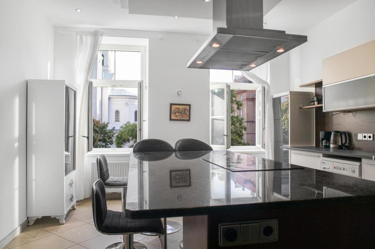 Superb 7Br Shared Apartment- Near Hauptbahnhof Wina Bagian luar foto