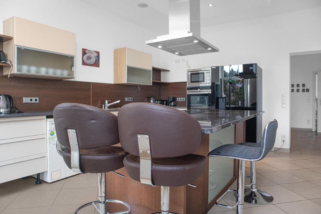 Superb 7Br Shared Apartment- Near Hauptbahnhof Wina Bagian luar foto