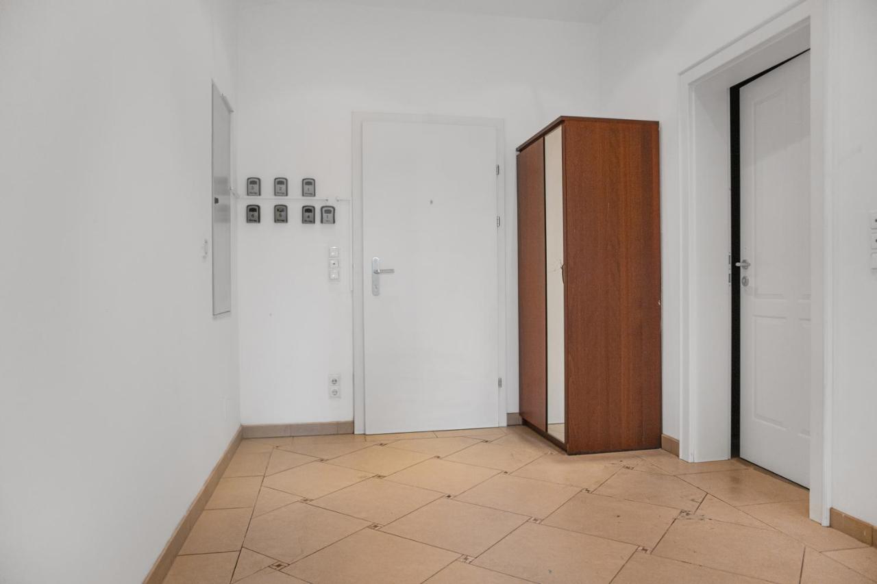Superb 7Br Shared Apartment- Near Hauptbahnhof Wina Bagian luar foto